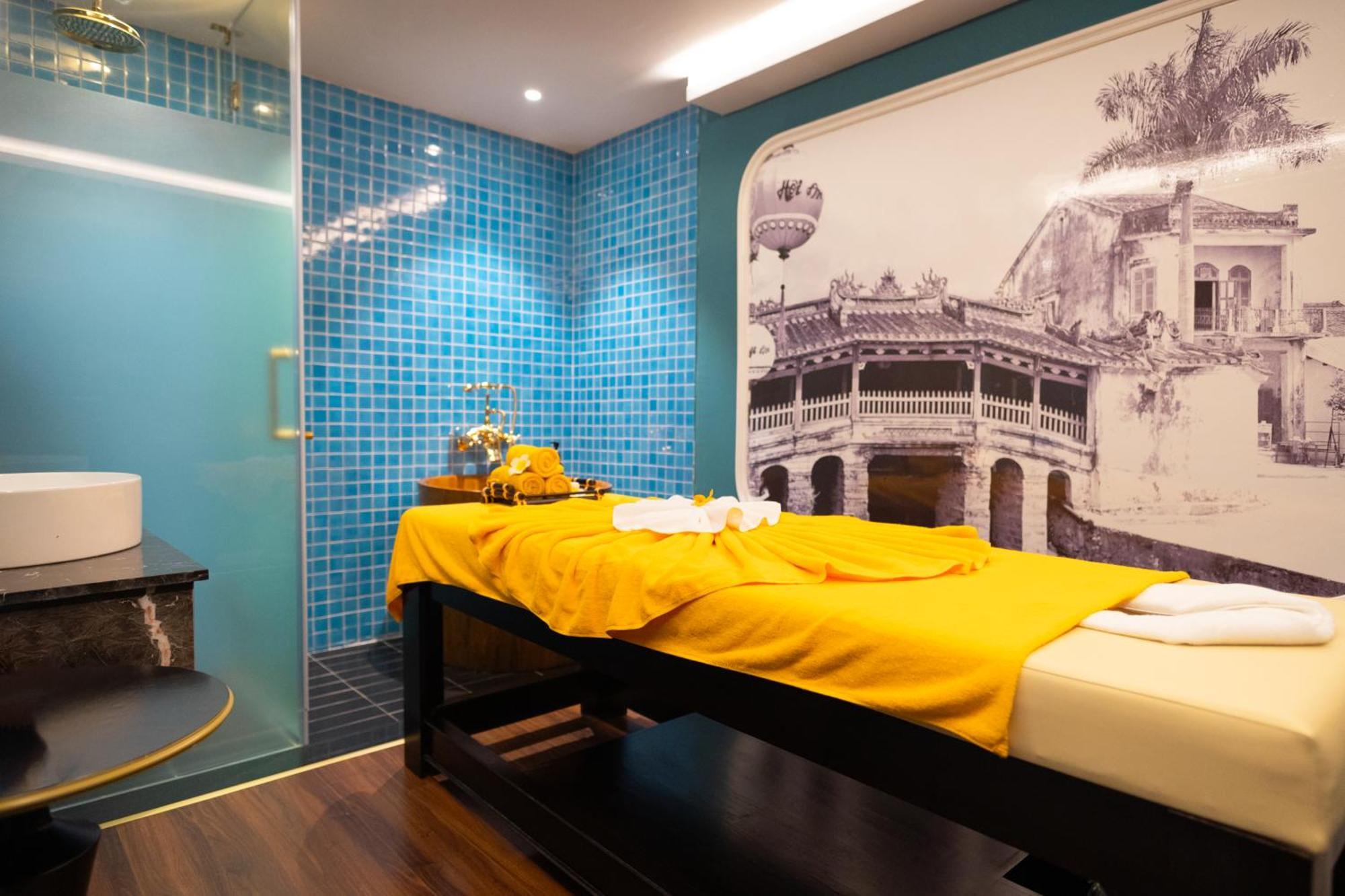 Bel Marina Hoi An Resort Exteriér fotografie A massage room at a spa in Bangkok, Thailand